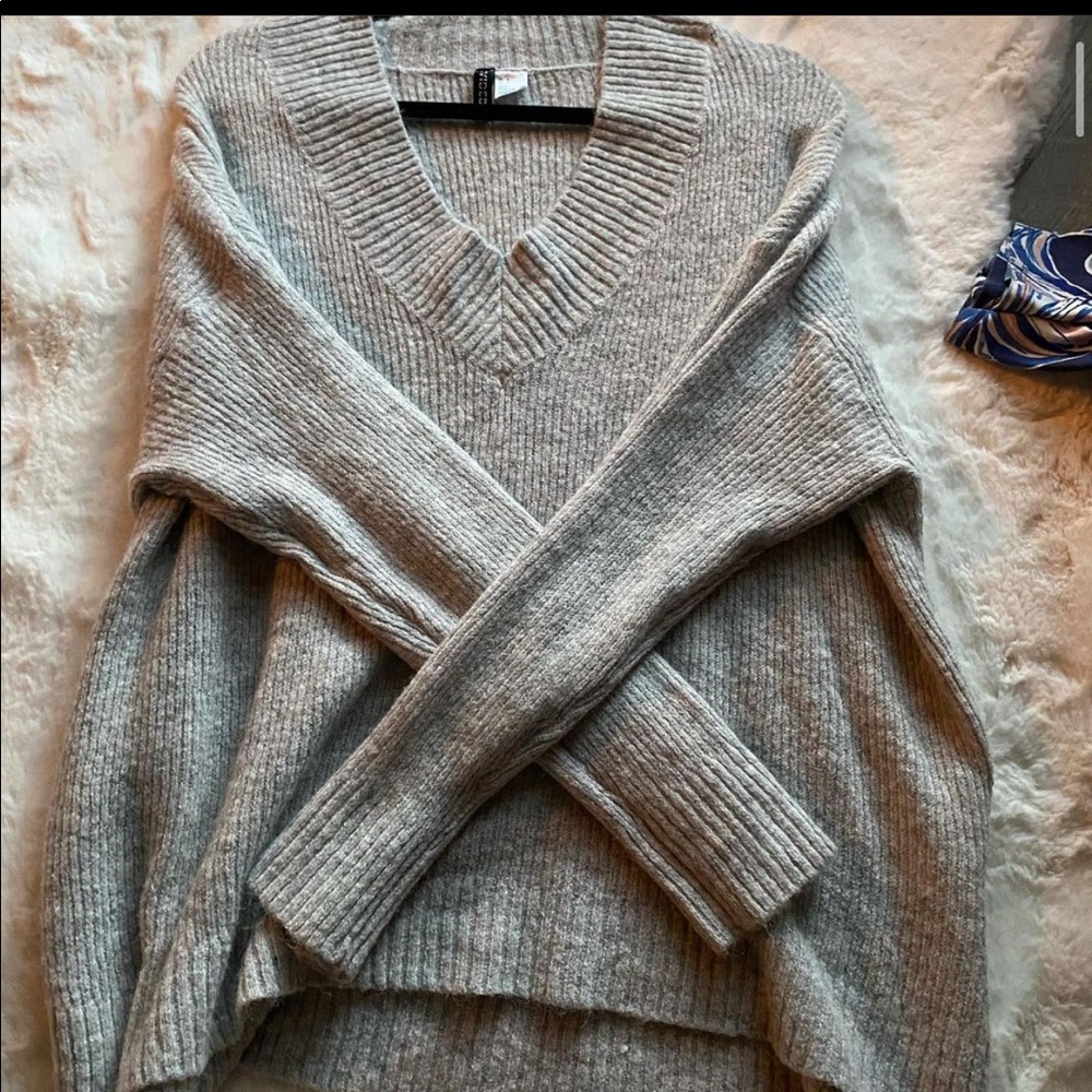 H&M size M sweater